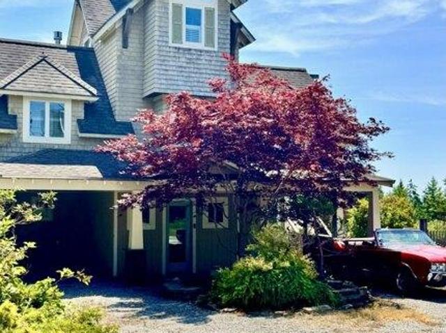 House for sale in Bailey Island, Maine