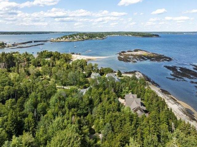 House for sale in Bailey Island, Maine