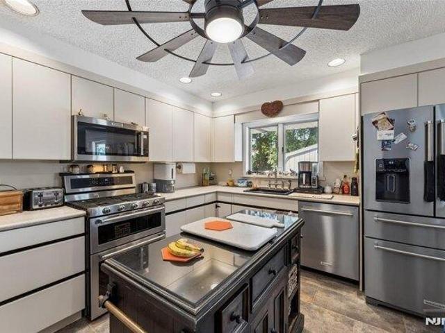 House for sale in Hasbrouck Heights, New Jersey
