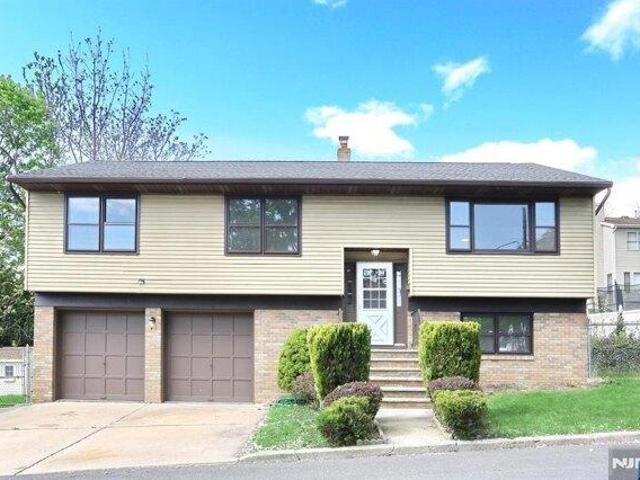 House for sale in Hasbrouck Heights