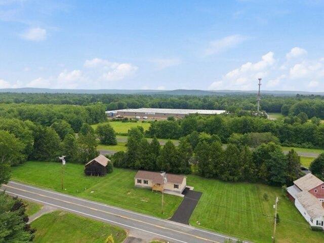 House for sale in West Hatfield, Hatfield