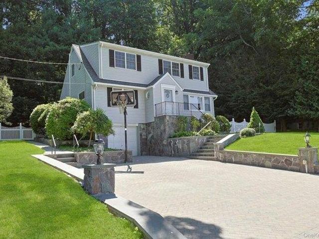 House for sale in Hawthorne, New York