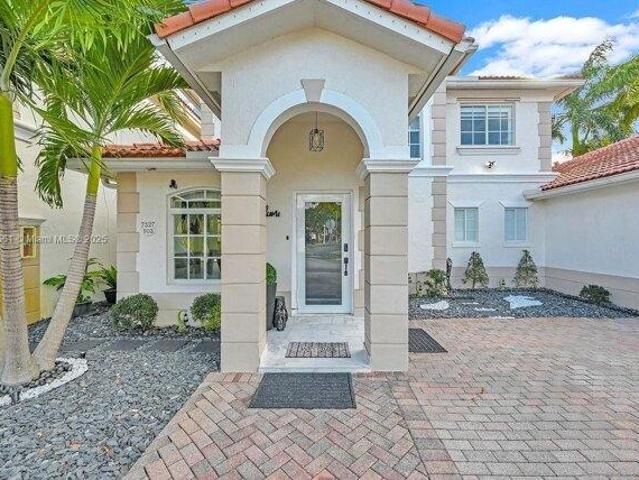 Condo for sale in Hialeah, Florida