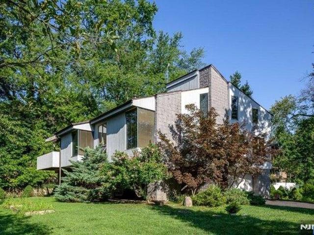 House for sale in Hillsdale