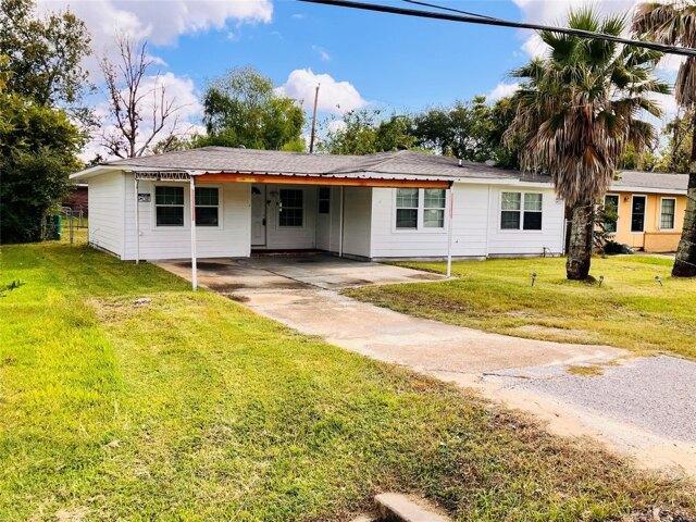 House for sale in Hitchcock, Texas