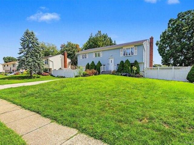 House for sale in Bohemia, New York