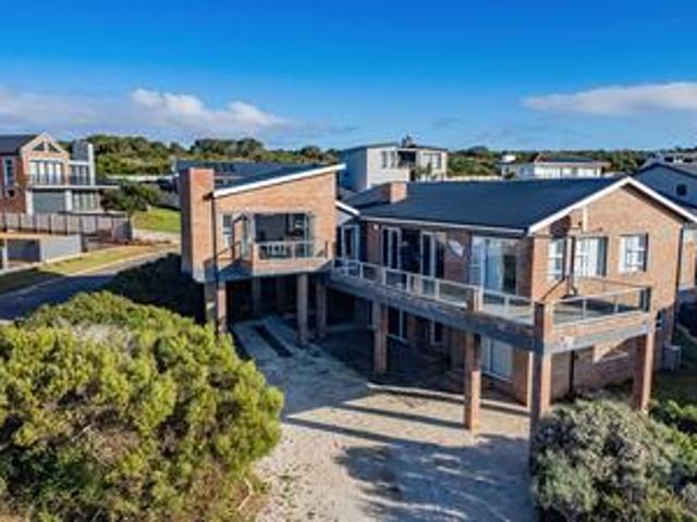 House for sale in Groot Brak Rivier, Western Cape