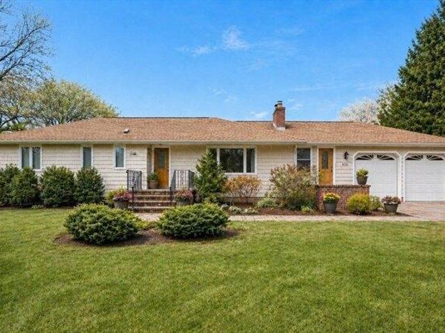 House for sale in Holliston, Massachusetts