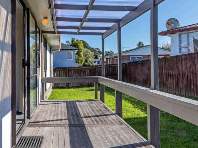 House for rent in Paremoremo