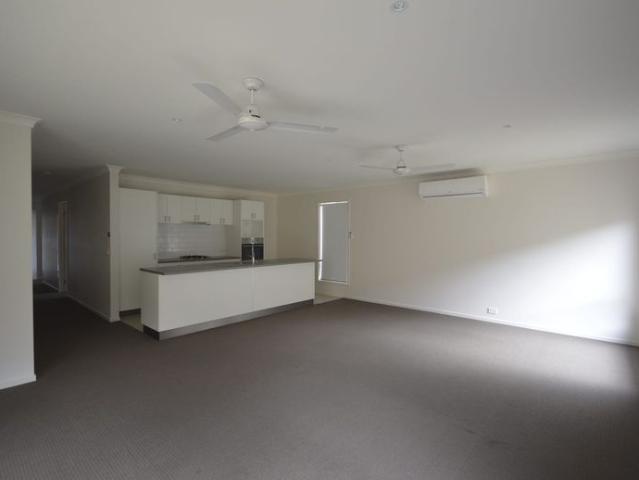 House for rent in Churchill, Victoria