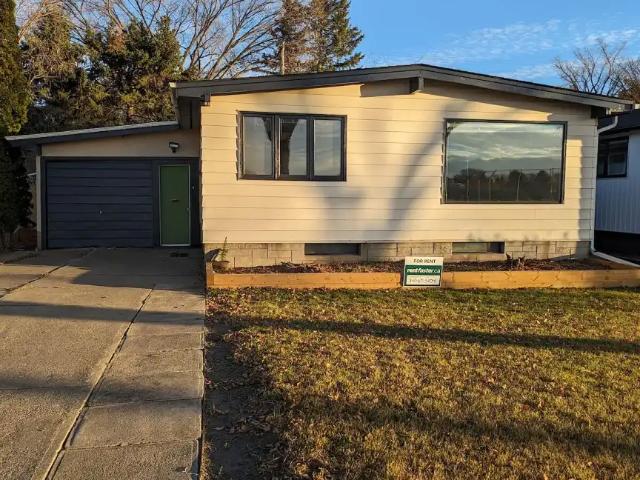 House for rent in Wedgewood, Alberta