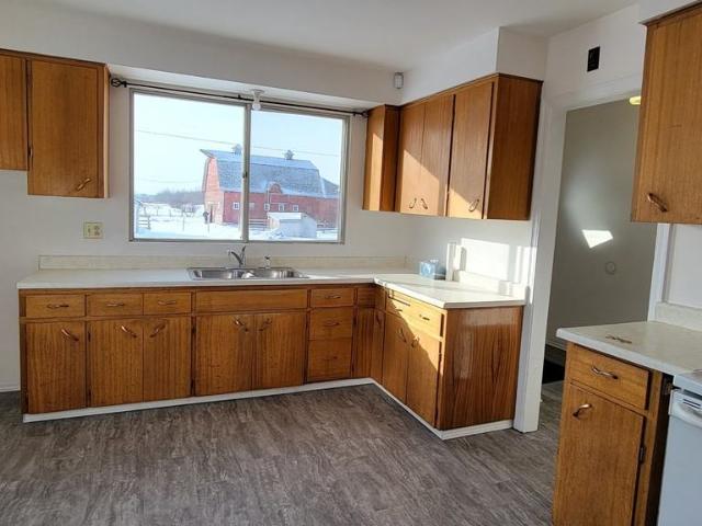 House for rent in Woking, Alberta