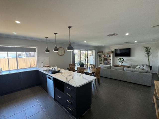 House for rent in Kialla, Victoria