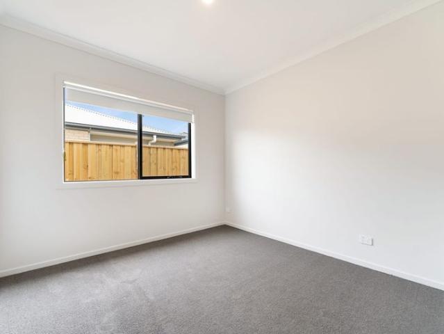 House for rent in WestWood Walk, Melbourne