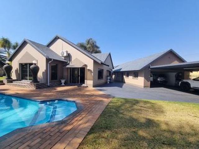 House for sale in Alberton