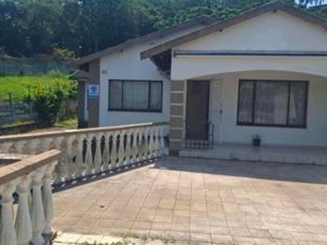 House for sale in Chatsworth, Kwazulu-natal