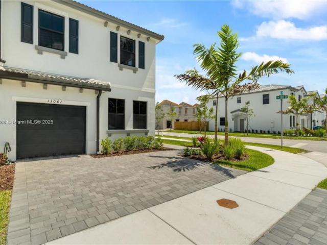 Townhouse for rent in Homestead
