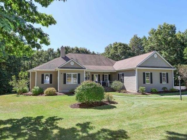 House for sale in Hooksett, Merrimack County