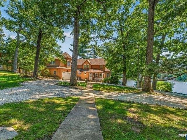 House for sale in Glasser, New Jersey