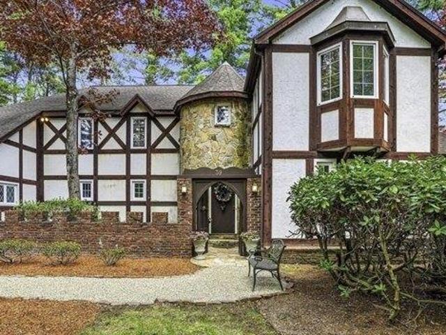 House for sale in Hopkinton, Massachusetts