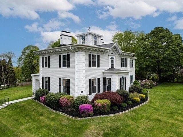 House for sale in Hopkinton, Massachusetts
