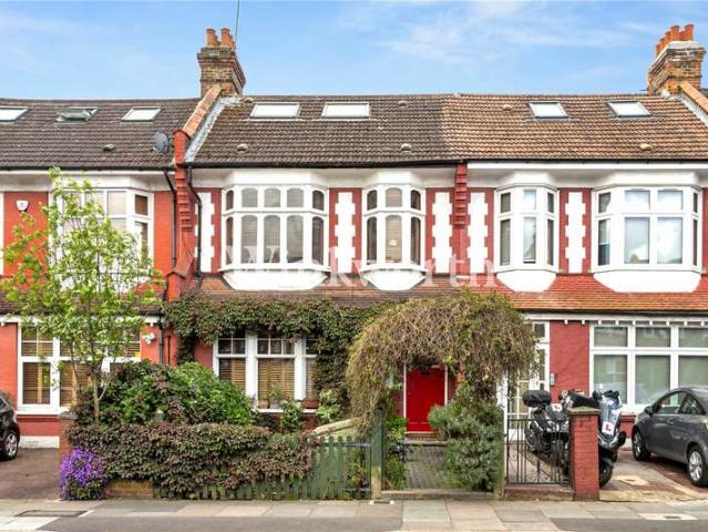 House for sale in Palmers Green, Greater London