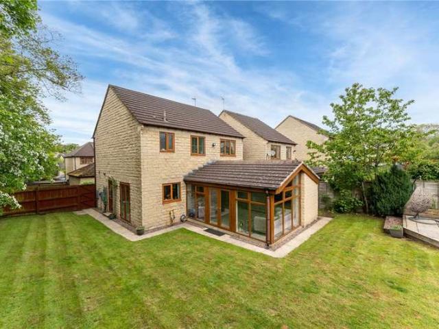 House for sale in Bingley, West Yorkshire