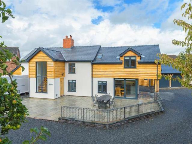 House for sale in Caersws, Wales