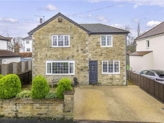 House for sale in Tranmere Park, Guiseley
