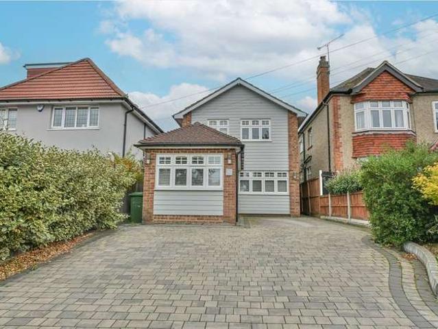House for sale in Pilgrims' Hatch, Navestock Side