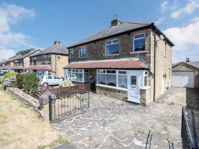 House for sale in Cottingley, West Yorkshire