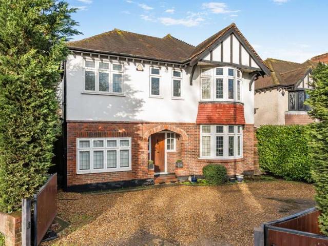 House for sale in Worcester Park, Greater London