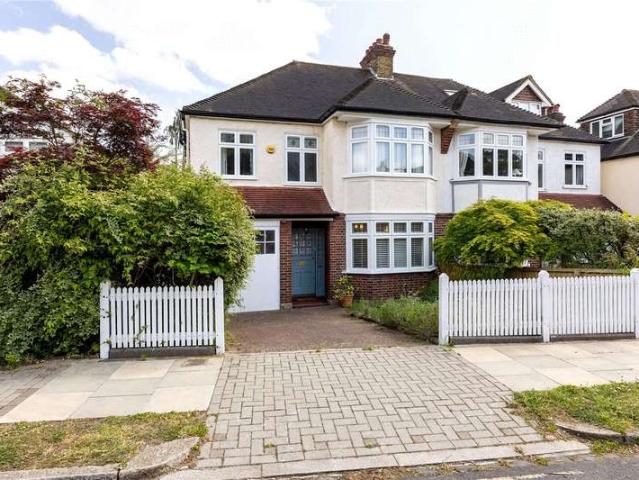 House for sale in Southfields, Greater London