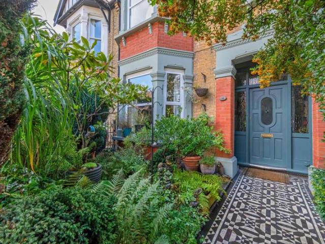 House for sale in Wanstead, Greater London
