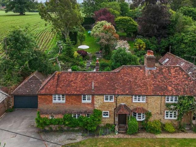 House for sale in Fole, Surrey