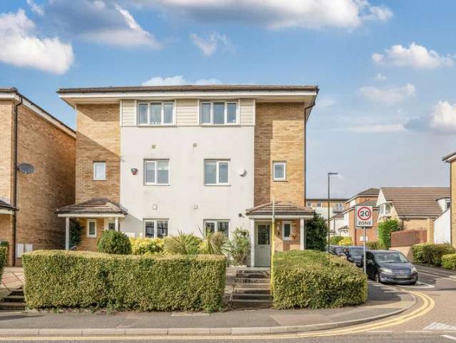 House for sale in Holywell Estate, North Watford