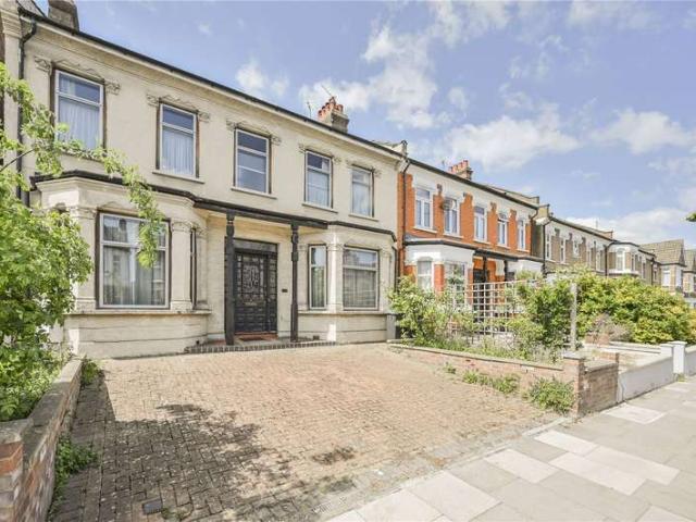 House for sale in Palmers Green, Greater London