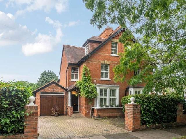 House for sale in Knowle Green, Lower Halliford
