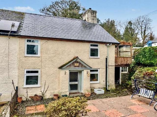 House for sale in Duhonw, Wales