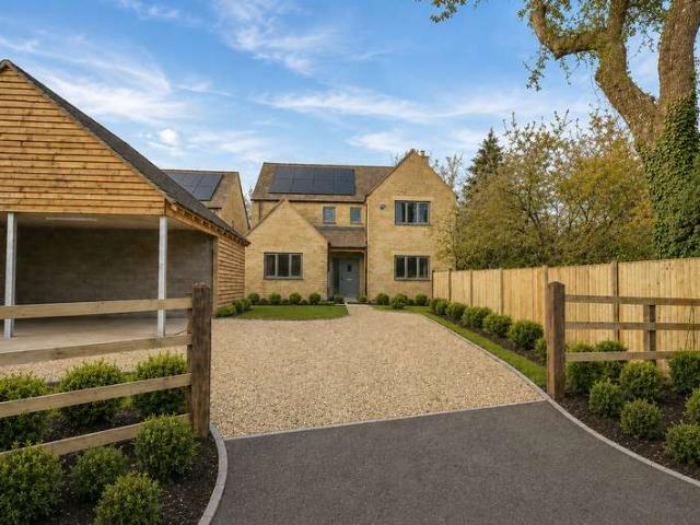House for sale in Fossebridge, Gloucestershire