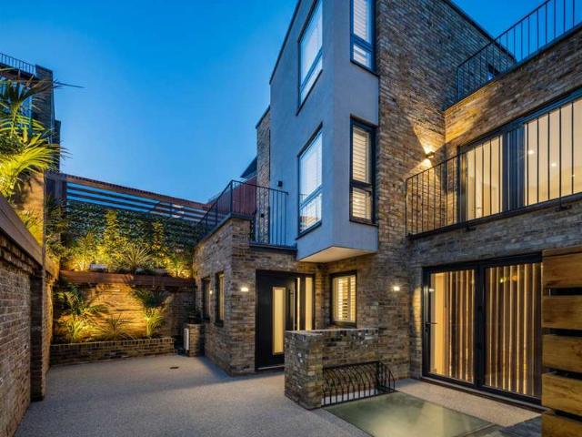 House for rent in Golders Green, Greater London