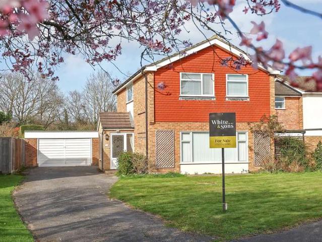 House for sale in Pachesham Park, Surrey