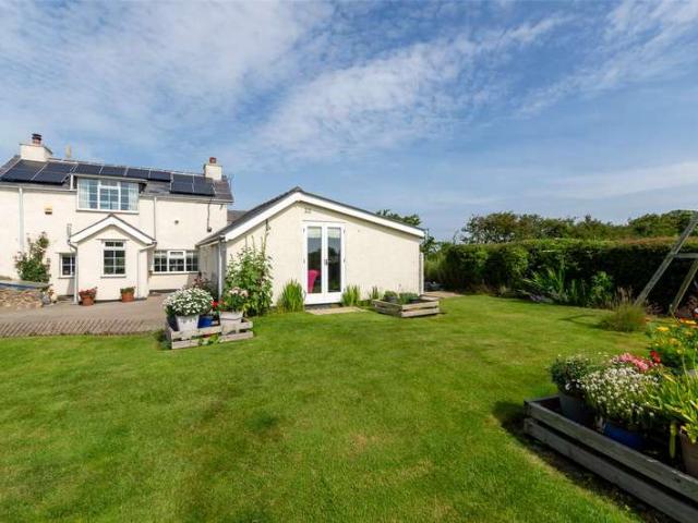 House for sale in Bodffordd, Llannerch-y-Medd