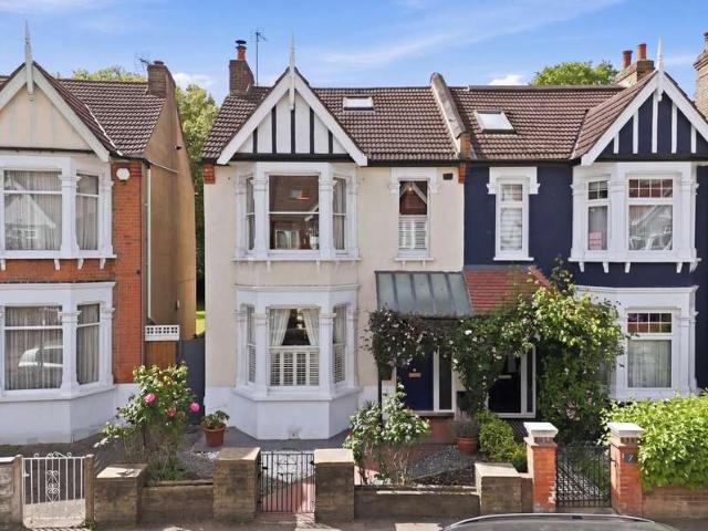 House for sale in Wanstead, Greater London