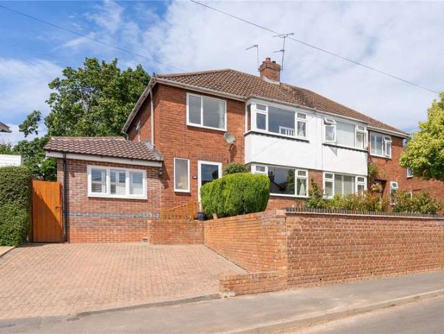 House for sale in Green Close, Warwickshire