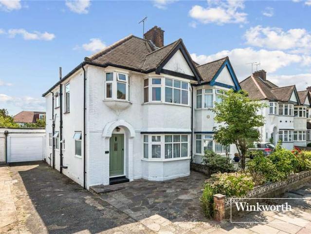 House for sale in North Finchley, Greater London