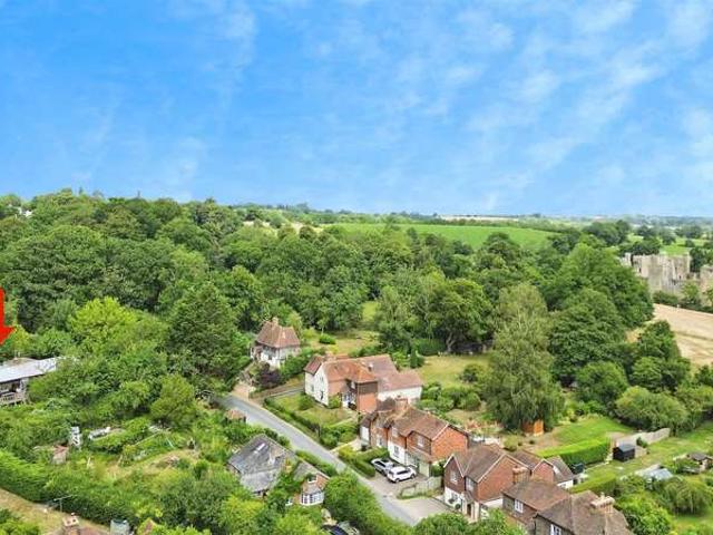 House for sale in Ewhurst Green, Heathlands