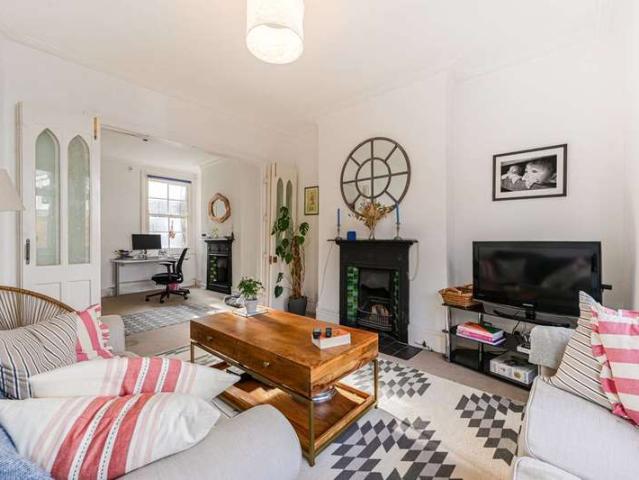 House for sale in West Kensington, Fulham