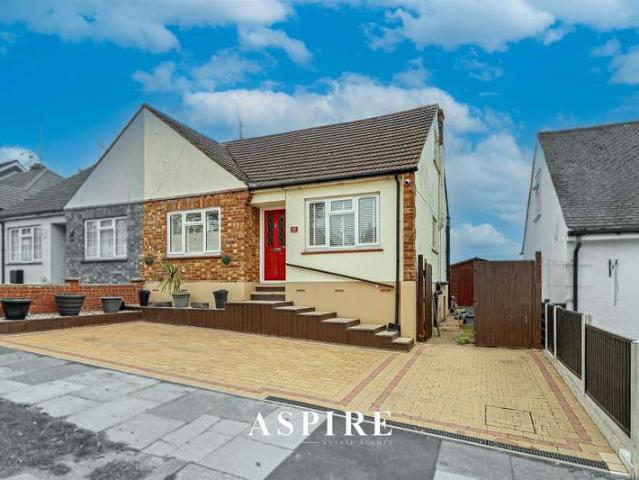 Farm for sale in Rochford, Alton Barnes