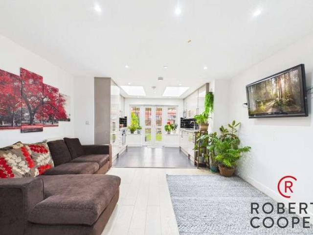 House for sale in Greater London